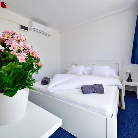 Zama Hotel Zamárdi Eksteriør bilde