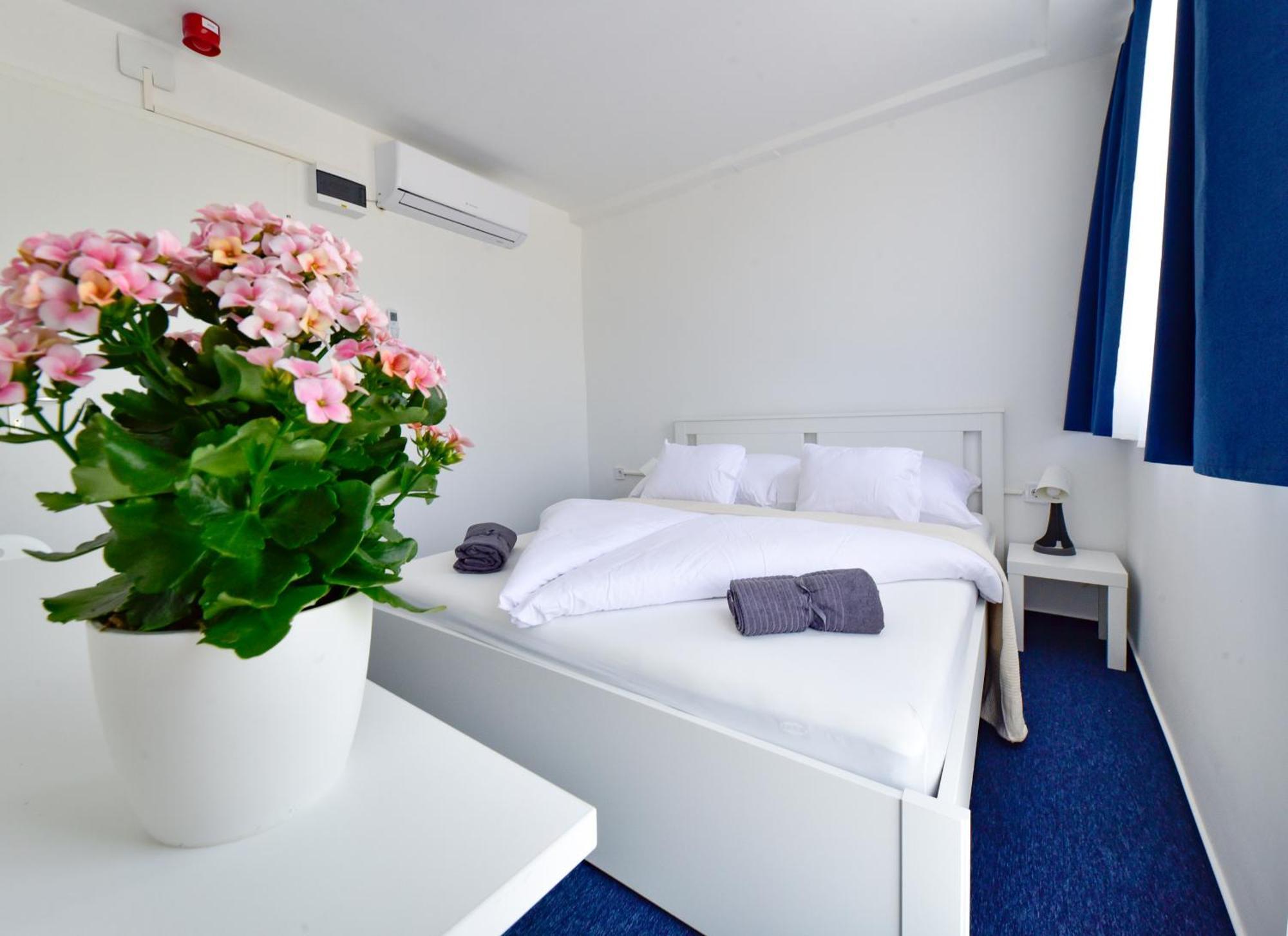 Zama Hotel Zamárdi Eksteriør bilde